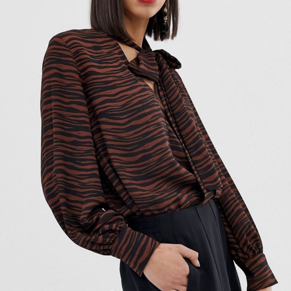 Warehouse tiger print neck bow blouse